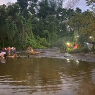 บ้านสวนริมธาร