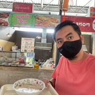 ร้านข้าวแกงครูไก่ กาดวันค่ำ