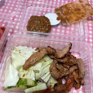 เมนูของร้าน ออนชอน หมูปลาร้า ยำ ส้มตำ อาหารตามสั่ง ราชดำเนิน ราชดำเนิน