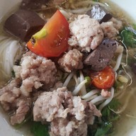 เมนูของร้าน ขนมจีนป้าดา เจ้าเก่าหลังนารีรัตน์ ประตูชัย