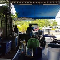 หน้าร้าน แสงเทียนก๋วยเตี๋ยวลูกชิ้นปลาโบราณ