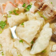 ก๋วยเตี๋ยวลูกชิ้นยักษ์ลพบุรี(แม่ศรี)