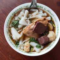 เมนูของร้าน โจ๊ก ก๋วยจั๊บ ศูนย์อาหารโคกมะตูม