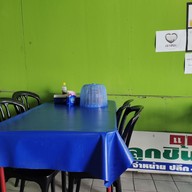 บรรยากาศ แสงเทียนก๋วยเตี๋ยวลูกชิ้นปลาโบราณ