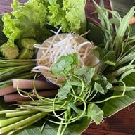 ผัดไทอิงธารา