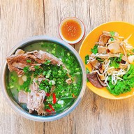 ก๋วยเตี๋ยวต้มยำตำลึงเล้งแซ่บ (เจ้าเก่าสาย4)-มบ.กัสโต้