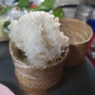 ลาบยโสธร สามเหลี่ยมดินเเดง