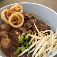 ก๋วยเตี๋ยวเนื้อตุ๋นสูตร 30ปีเจ้าเก่า ติดเนื้อ กรุงธนบุรี6 หน้าซีเจ ซูเปอมาเก็ต