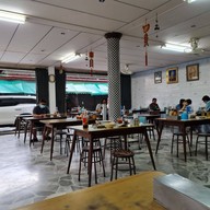 บรรยากาศ ก๋วยเตี๋ยวเป็ดตุ๋น ร้านธรรมดา มาบตาพุด