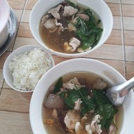 เมนูของร้าน เจ็กจุ่นต้มเลือดหมู ปตท.กาญจนาภิเษก