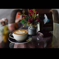กาแฟราชดำเนิน/คุโมะชา