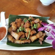 เมนูของร้าน ครัวริมน้ำธารชะเมา