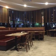 บรรยากาศ Arno's ศรีนครินทร์