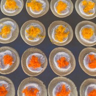 ขนมเบื้องแม่บุญรอด (หน้า ญ.ว)