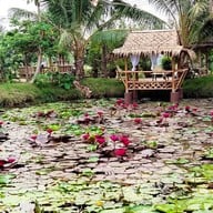 บรรยากาศ Cafe ริมบัว กาญจนบุรี