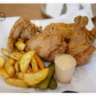 เมนูของร้าน Henryfry Fried Chicken ไก่ทอด เจริญกรุง