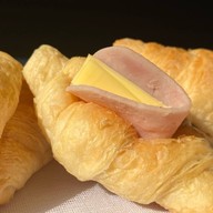 ญาดาขนมไข่โบราณ สาขาเดิมวิคตอเรีย