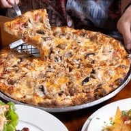 เมนูของร้าน The Duke's ริมน้ำปิง