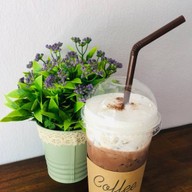 Coffee Ying (กาแฟโบราณ ขนมปังปิ้ง)