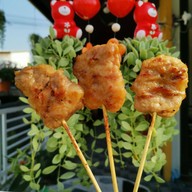 หน้าร้าน 111ก๋วยเตี๋ยวคั่วไก่ หมู่บ้านศรีเพชร ซ.27