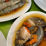 เมนูของร้าน กุ้งซิ่ง กะเพราแซ๊ป ยำรสเด็ด