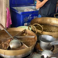 เมนูของร้าน เนื้อตุ๋นท่าน้ำสาธุประดิษฐ์ ยานนาวา (Yan Nawa)