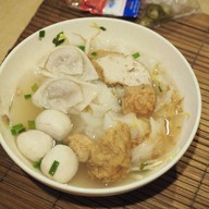 ไฮเช็งก๋วยเตี๋ยวลูกชิ้นปลา พระยาสุเรนทร์(รามอินทรา109)