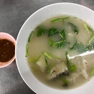 ข้าวต้มหัวปลา (เจ้าเก่าจากตลาดนางลิ้นจี่)