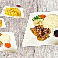 Mr.Q Food & Service.