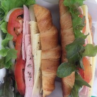 Frankies cafe แฟรงกีส์คาเฟ่ ขนอม