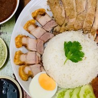 ครัวทองเอก ก๋วยเตี๋ยวเรืออยุธยา รสเด็ด