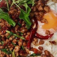 กระเพราพริกแห้ง พฤกษา 20