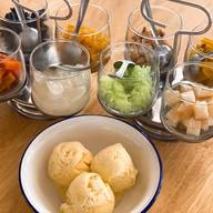 ป้าจุ๋มขนมหวาน สะพานหิน