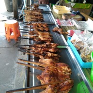 ไก่ย่างลุงธง อาหารอิสาน