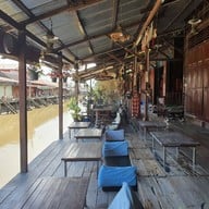 บ้านแม่อารมย์