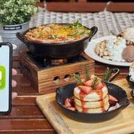 Nom More Cafe   หัวหิน