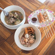 ก๋วยเตี๋ยวปุ๊ หลังศาลากลางพิษณุโลก