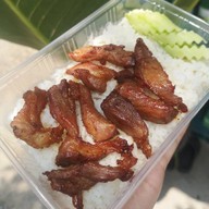 อาหารตามสั่ง&ผัดไทย&ปีกไก่ทอดน้ำปลา