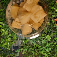 คุณน้องลูกชิ้นทอด ย่างลวกยำฟรี