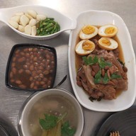 ขาหมูกระทะทอง(ต้มถั่ว)  อ่อนนุช