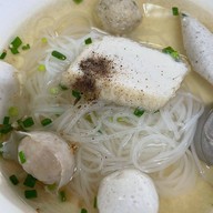 เมนูของร้าน ลูกชิ้นปลาแหลมสิงห์