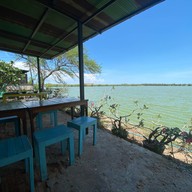 ข้าวแกงบ้านต้นสน