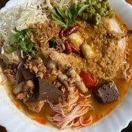 เมนูของร้าน บ้านข้าวเงี้ยวคุณยาย(ข้าวเงี้ยวอรอนงค์)