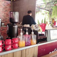 ริมเขื่อนวังปลาแงะแอนด์คอฟฟี่