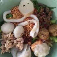 ก๋วยเตี๋ยวลูกชิ้นปลานายใบ้ เสรีไทย 89 หน้า 7-11 แฟลตบางชัน