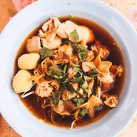 ก๋วยเตี๋ยวในซอย ( ไม่ดัง❗️แต่อร่อย )😎