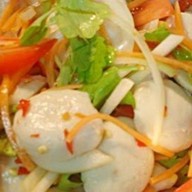 คุณน้องลูกชิ้นทอด ย่างลวกยำฟรี