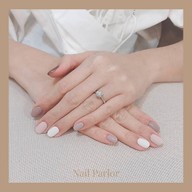 Nail Parlor