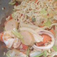 ยำยำส้มตำโคตรแซ่บ -