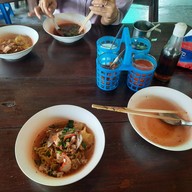 ก๋วยเตี๋ยวหมูเจ๊จิ๋ม